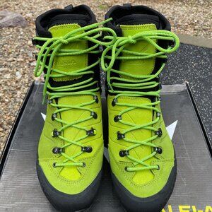 Salewa Vultur EVO GTX mountaineering boots (men's 8)